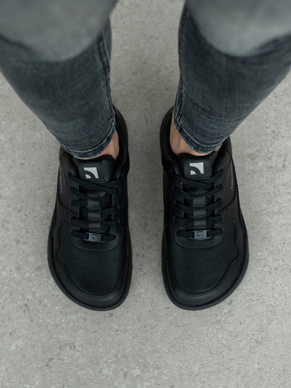 Barebarics Zing – teljesen fekete bőr barefoot sneaker