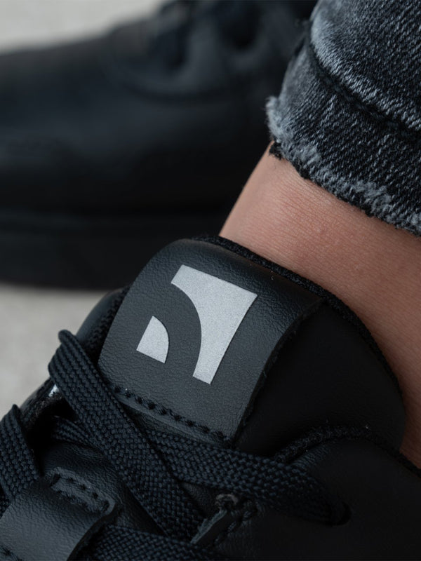 Barebarics Zing – teljesen fekete bőr barefoot sneaker
