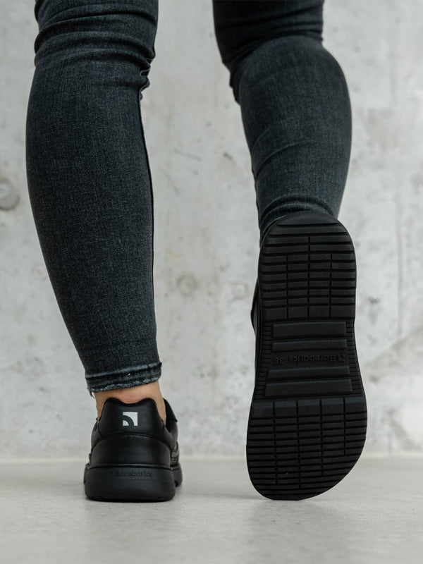 Barebarics Zing – teljesen fekete bőr barefoot sneaker