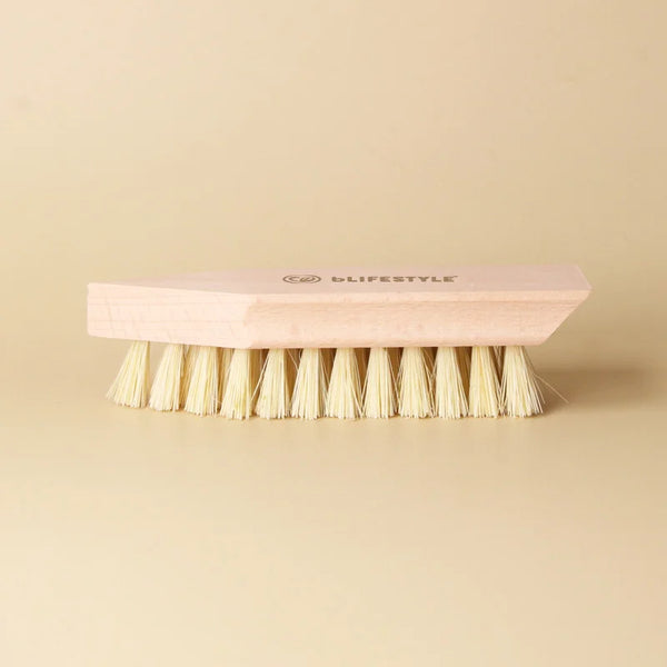 bLIFESTYLE  Barefoot Shoe Dirt Brush