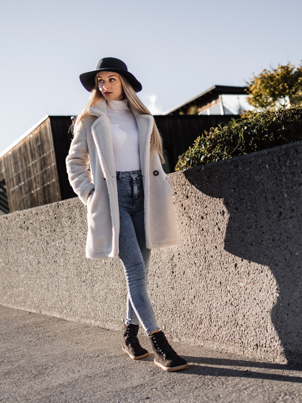Be Lenka Winter 3.0 - Matt Black